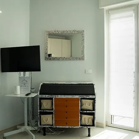 Sea View Free Parking E Wi-fi Appartement Cipressa
