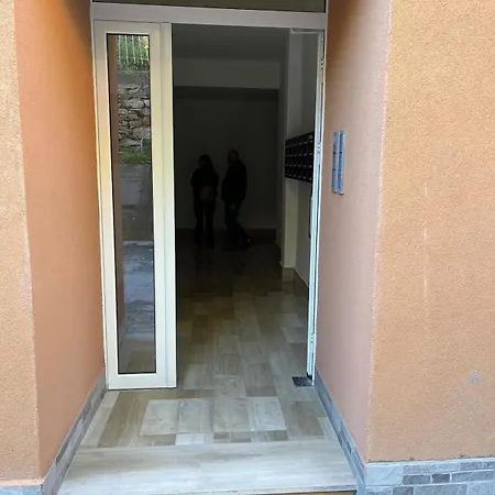 Sea View Free Parking E Wi-fi Appartement Cipressa