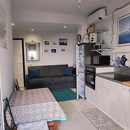 Sea View Free Parking E Wi-fi Apartment Cipressa